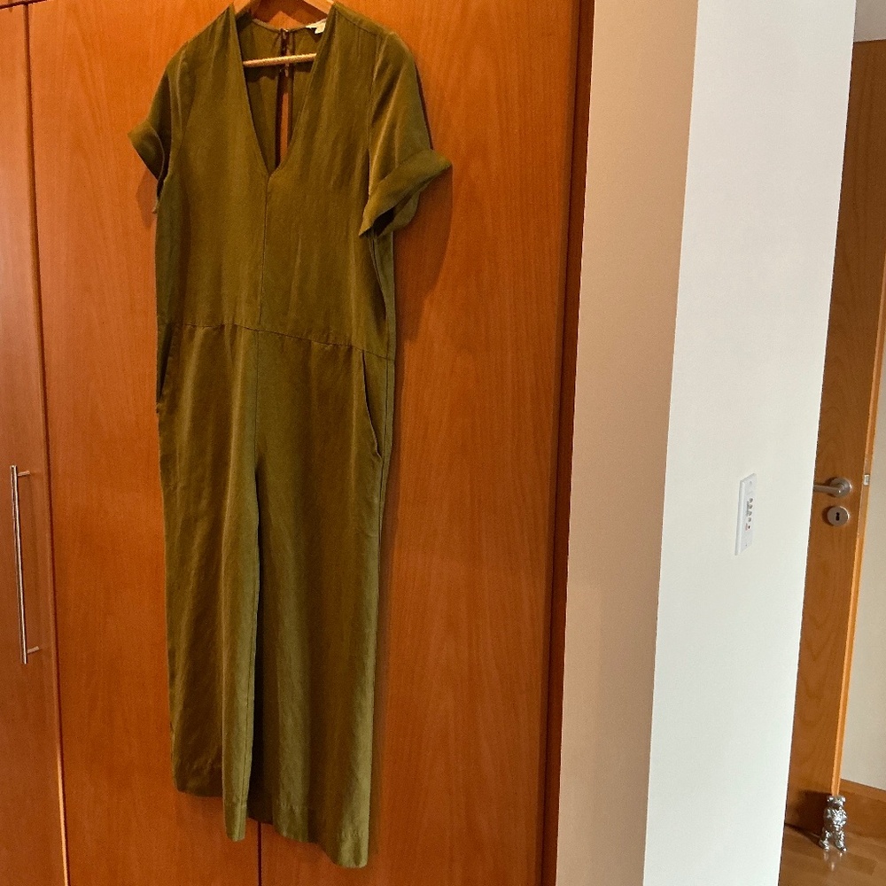 Banana Republic VISCOSE-LINEN WIDE-LEG JUMPSUIT in tree moss green, cropped